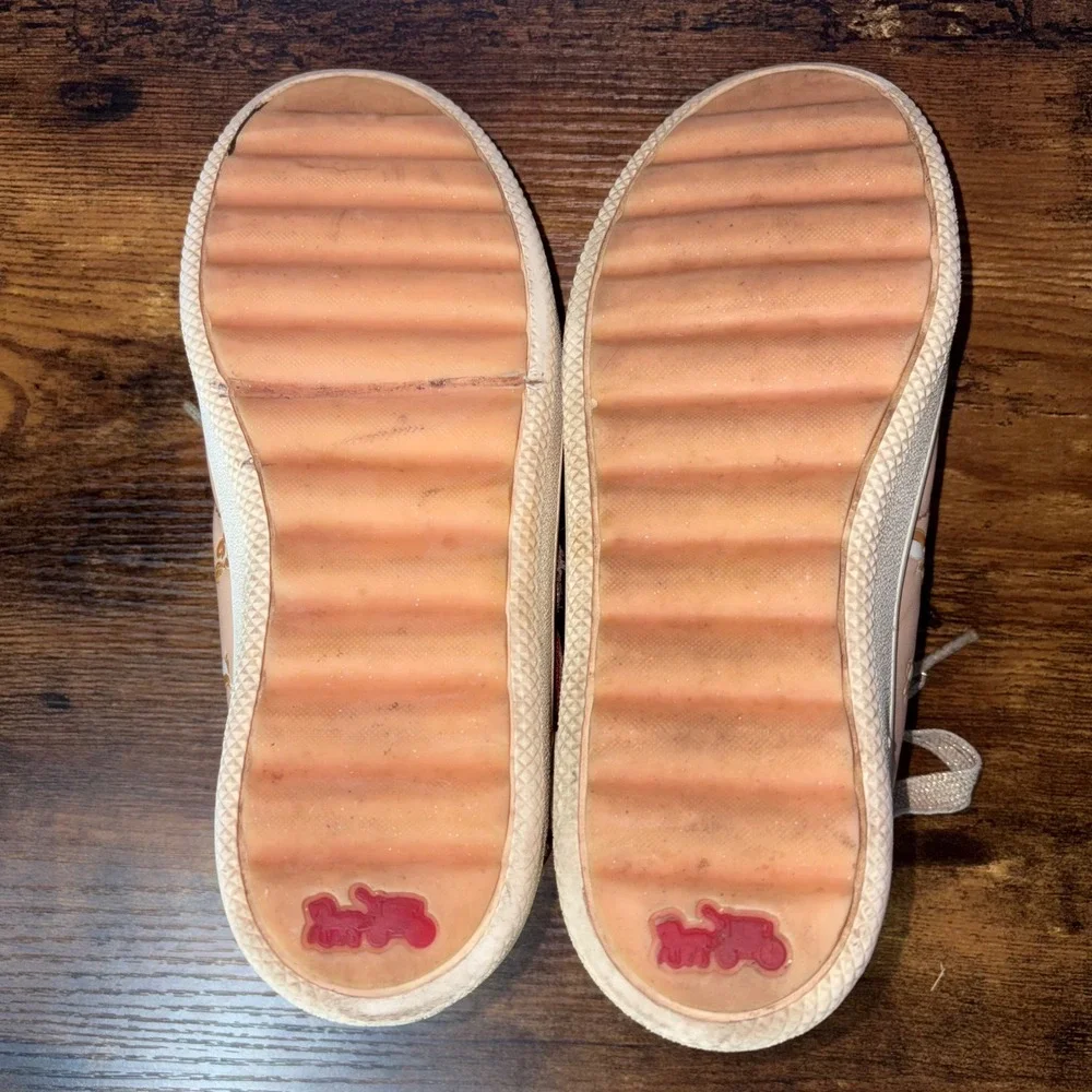 Coach note scuffs